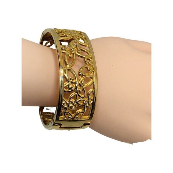 Vintage Open Face Butterfly Cut Out Gold Tone Adjustable Cuff Bracelet 6”-8” - Picture 2 of 7